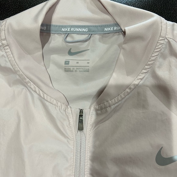 Nike pink windbreaker - Picture 2 of 6